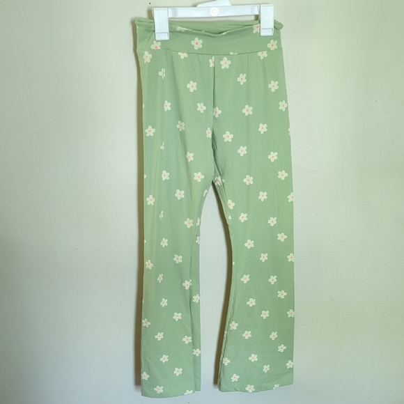 3 for $10 Bundle Sale! Cat & Jack Retro Daisy Flared Leggings Girls Size XL 14 - Picture 1 of 4